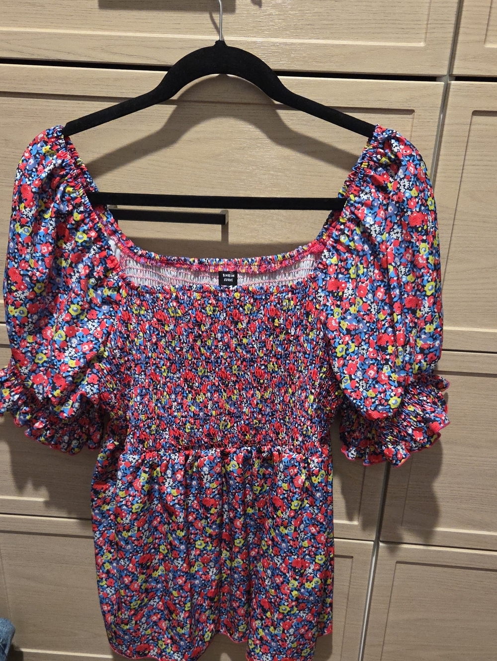 Floral Smocked Puff-Sleeve Women's Top - Red Floral